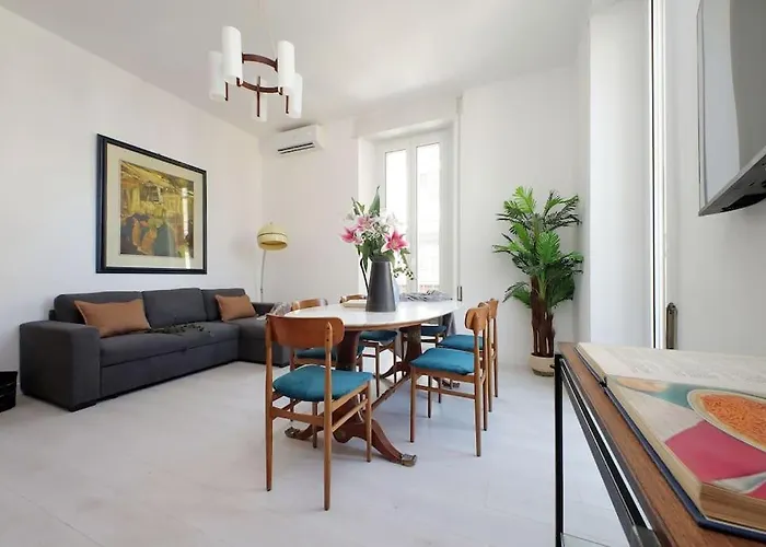 Eroi Spacious Apartament *