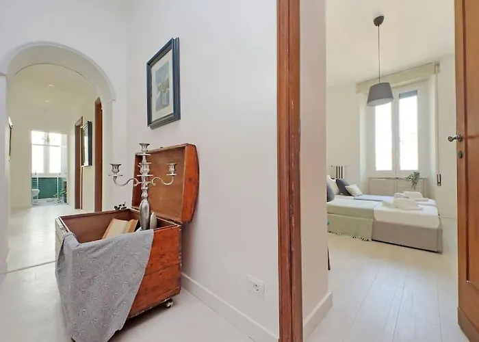 Eroi Spacious Apartment