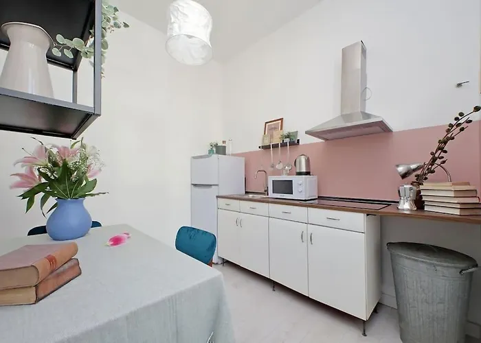 Apartment Eroi Spacious Rom