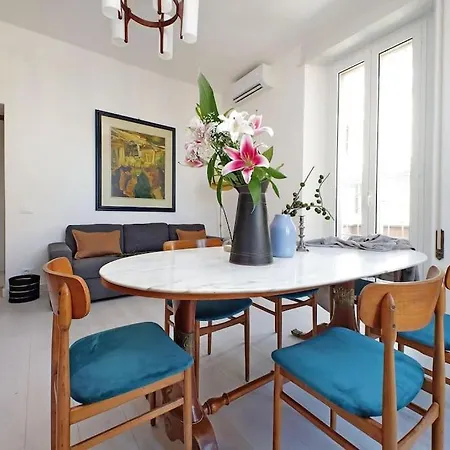 Eroi Spacious
